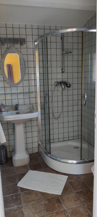 Hotel Sous Les Oliviers Tourrettes Esterno foto